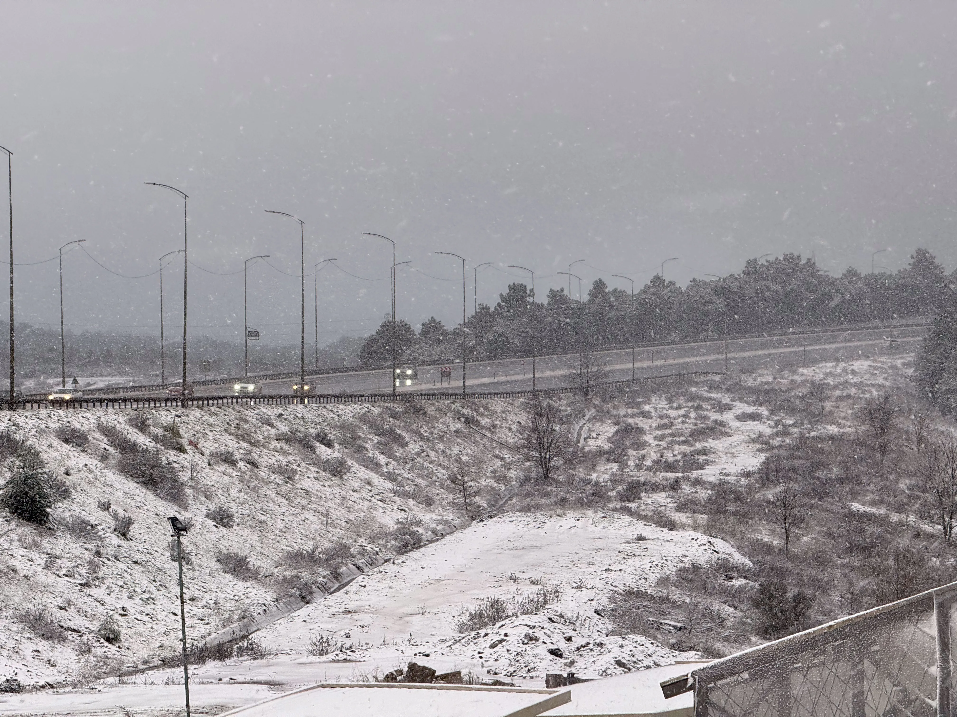 Aa 20260118 40292444 40292442 Istanbulda Kar Yagisi Araliklarla Etkili Oluyor