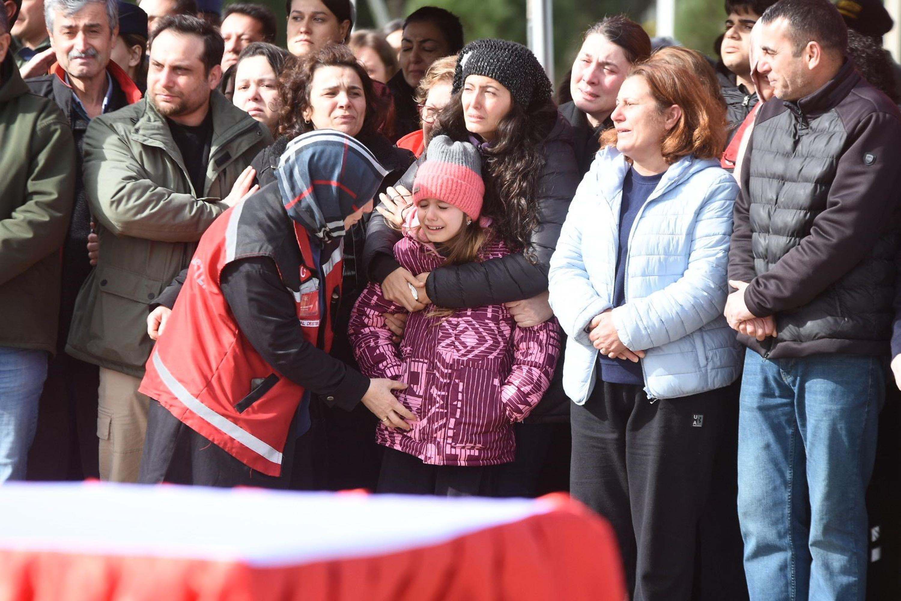 B A L I K E S I R D E K A Z A K I R I M A U G R A Y A N F 16 U C 1185037 352075