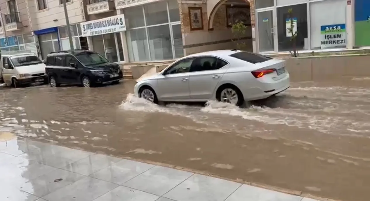 Hatayda Saganak Ve Dolu Nedeniyle Yolla 1228879 365516