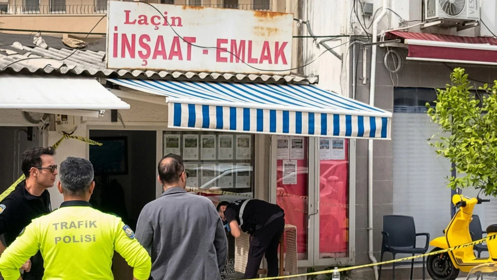 Akp Li Eski Baskana Silahli Saldiri