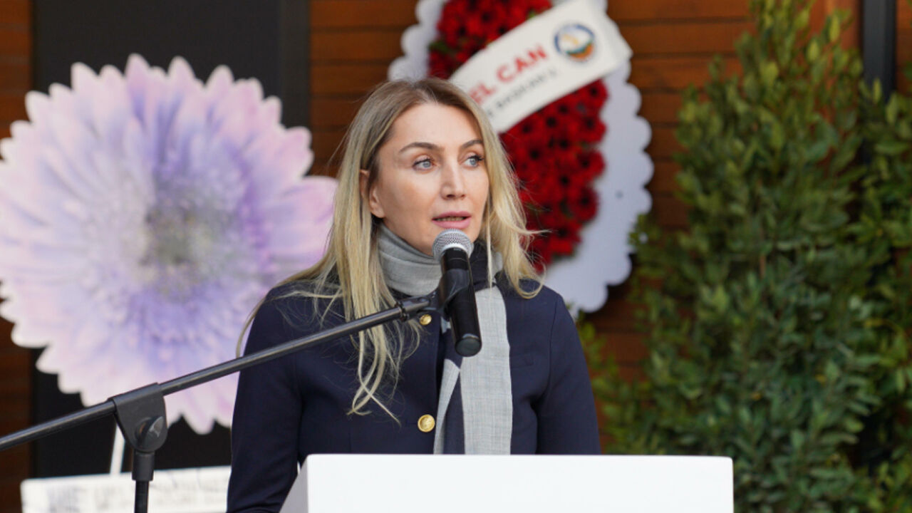 Dilek Imamoğlu14124-1