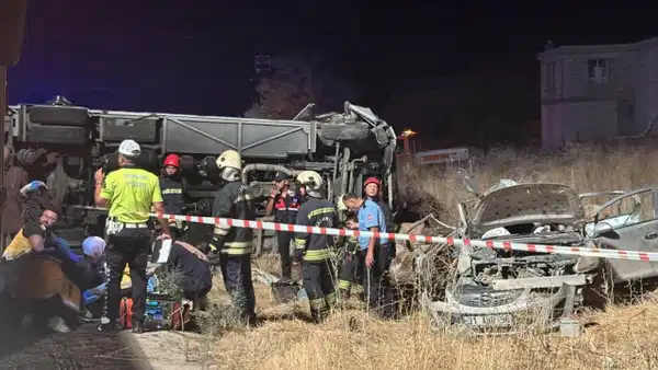 Gaziantep’te can pazarı: Yolcu otobüsü kazasından ölü ve yaralılar var!