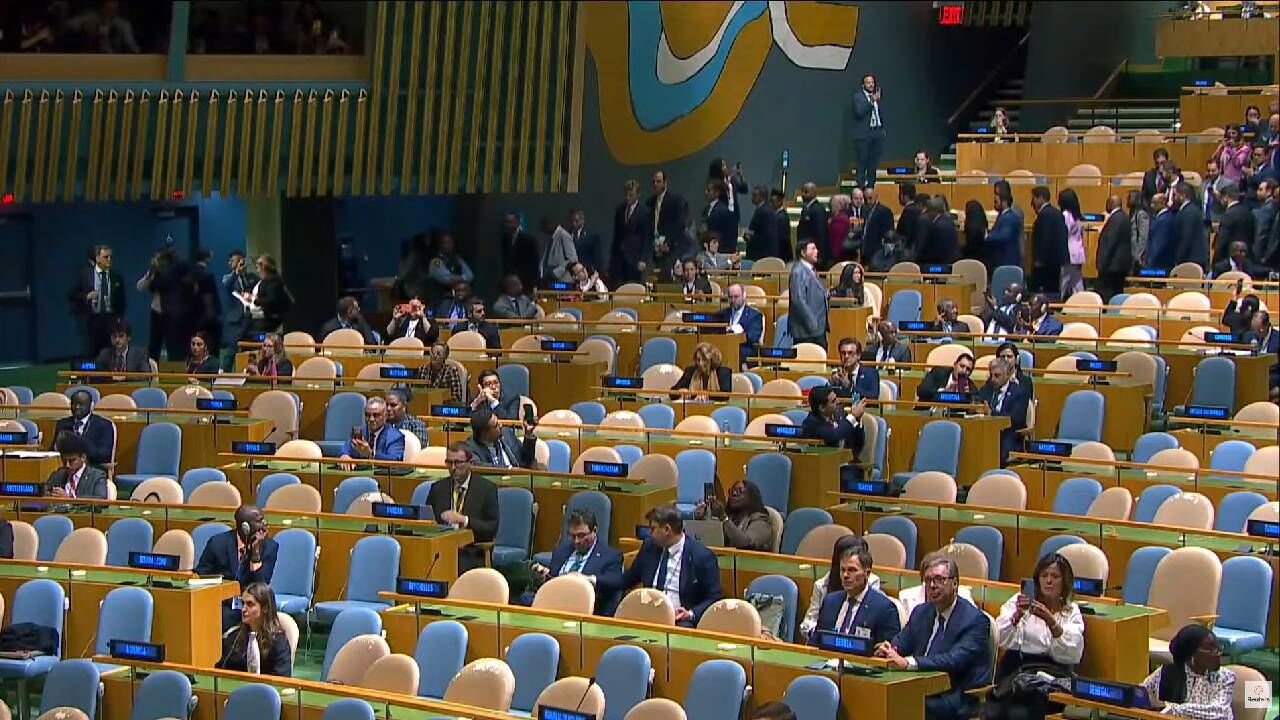Netanyahu boş salona konuştu