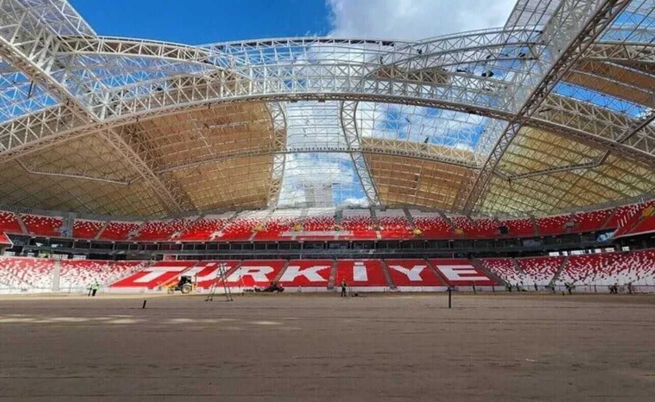 Ankara’da yeni stat için geri sayım: Tribünlerdeki “Türkiye” yazısı dikkat çekti!