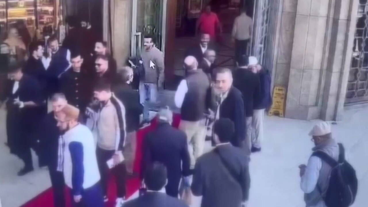 Beyoğlu’nda camide hırsızlık: Binlerce euro, dolar ve riyali çaldı!