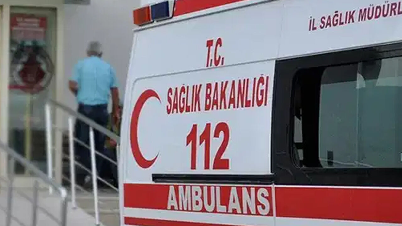 İki okulda kötü koku paniği! 20 öğrenci hastaneye kaldırıldı, eğitime ara verildi
