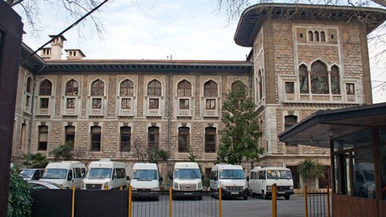 İstanbul Erkek Lisesi'nde taciz ve tehdit! Soruşturma mezunlara uzandı