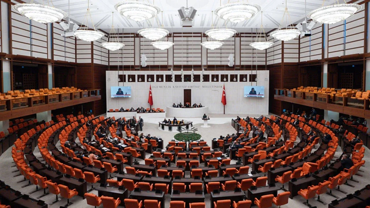 Libya tezkeresi Meclis'ten geçti