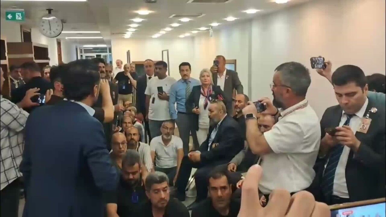 Er gaziler ile şehit yakınları Meclis'te eylem yaptı