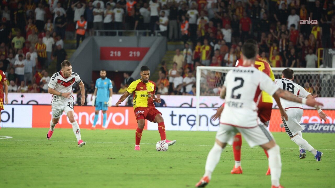 Gaziantep FK, İzmir deplasmanından 4-2 galip ayrıldı