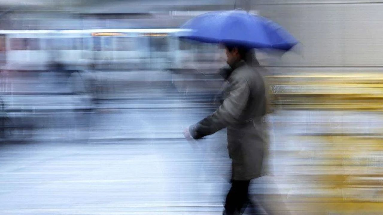 İstanbul'da kuvvetli yağış ve fırtına uyarısı: Cumartesiye kadar sürecek