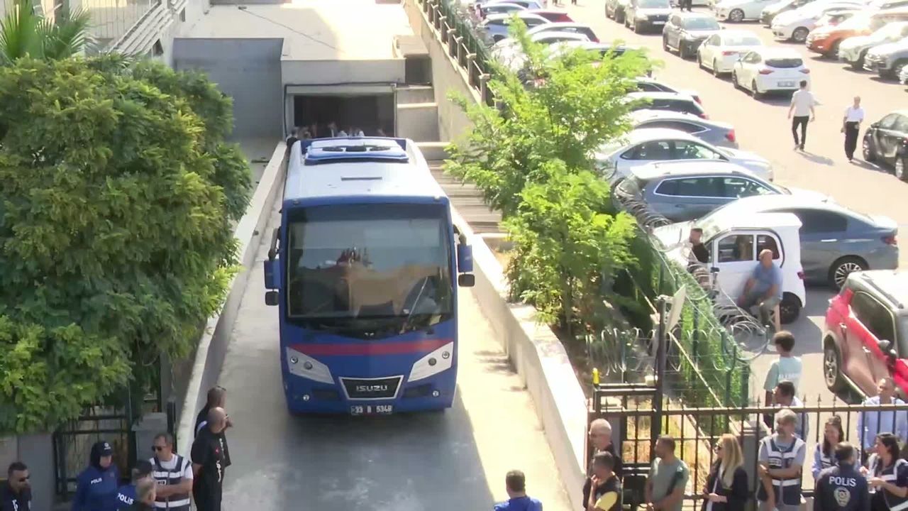 Mersin'deki operasyonda tutuklanan Vahap Seçer'inde aralarında olduğu 34 şüpheli cezaevine gönderildi