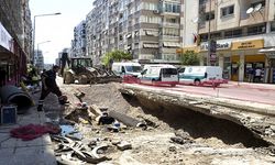 İzmir'de doğalgaz borusu patladı, cadde trafiğe kapatıldı!