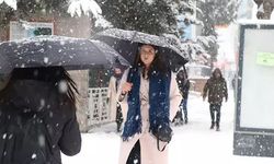 Mayıs ayında kar sürprizi! Okullar tatil edildi