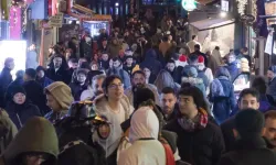 İstanbul'da yılbaşı: Kadıköy tıklım tıklım