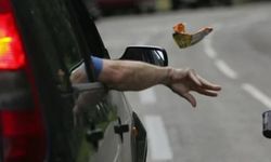 Yere tükürene veya çöp atana ceza: 8 bin 700 lira