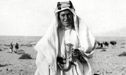 MİT, İngiliz ajanı 'Arabistanlı Lawrence' hakkındaki istihbarat belgesini paylaştı