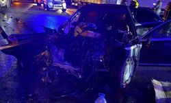 Burdur'da 2 otomobil ve TIR çarpıştı: Ölü ve yaralılar var