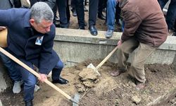 CHP lideri Özgür Özel cenaze törenine katıldı