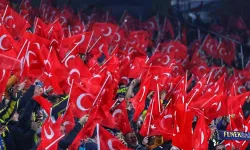 Kadıköy'de tüyleri diken diken: Fenerbahçe maçında kırmızı beyaz anlar