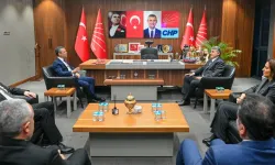 CHP lideri Özgür Özel, Beşiktaş Başkanı Serdal Adalı ile görüştü