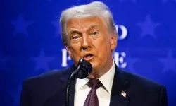 Trump'tan İran'a savaşı körükleyen sözler: Donanmamız ilerliyor