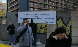 Laik Cumhuriyet pankartı asan üç SOL Parti üyesine gözaltı