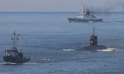 ABD donanması Rus bayraklı gemiye operasyon yaptı! İşte ilk gelen görüntüler...