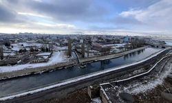 Ardahan'da yeni validen tartışma yaratan Türk bayrağı kararı!