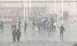 İstanbul'da yoğun kar yağışı! Seferler iptal edildi