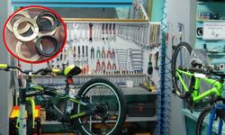 AKP'nin Türk Lirası'nı pula döndürdüğünün görüntüleri... Bisiklet tamirinde kullanılıyor