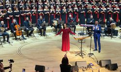 Türkan Şoray, Ankara'da sahneye çıktı! Duygu dolu konuşma