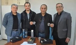 Yöneticilerini yurt dışına götüren Sağlık-Sen üyelerine termosu layık gördü