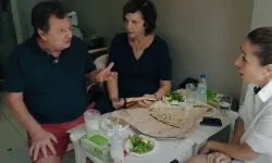 Vedat Milor menemenden sonra bu kez lahmacun anketi yaptı