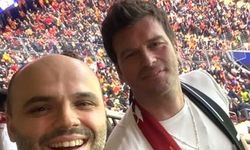 Kıvanç Tatlıtuğ’dan tribünde Galatasaray’a destek