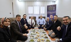 Bakan Işıkhan’ın iftar ziyaretinde reklam panosu detayı dikkat çekti