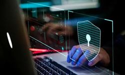 Flört gibi başlıyor, kabusa dönüşüyor: Güven kazanıp şantaj yapıyorlar