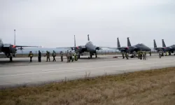 ABD'ye ait 12 adet F-22 tipi savaş uçağı İsrail'e iniş yaptı