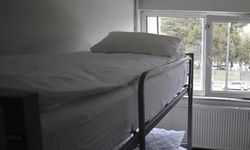 Barınmak lüks oldu: Aynı evde 12 kişi birlikte yaşıyor