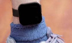 Akran zorbalığında emsal karar: 15 yaşındaki şüpheliye e-kelepçeli ev hapsi