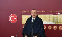 Gaziantep Milletvekili Ertuğrul Kaya'dan 'battaniyeli' protesto