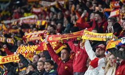 Göztepe taraftarı, Arda Turan'ı İzmir'e çağırdı