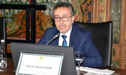 İlahiyatçı Prof. Dr. Mustafa Bedir'in 4 görev yaptığı ve 5 maaş aldığı ortaya çıktı