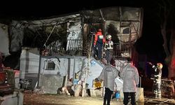Uşak'ta prefabrik evde yangın! Cansız bedenleri bulundu