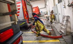 İzmir İtfaiyesi görev başında: İftara niyetlenip yangına koşuyorlar