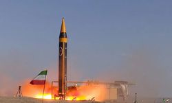 İran, 'Hayber Şiken' füzesiyle Tel Aviv'i vurdu