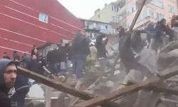 İstanbul Fatih'te bina çöktü: Mahsur kalanları kurtarma çalışmaları sürüyor