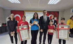 Edirne’de öğrencilere Arapça İstiklal Marşı dağıtıldı