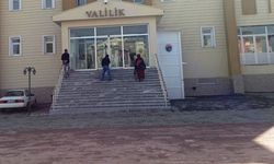 Sekreterinin evinde bıçaklanmıştı! Yasak aşk iddiasının ardından vali yardımcısı görevden uzaklaştırıldı