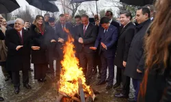 İBB Başkanvekili Nuri Aslan Nevruz ateşi yaktı